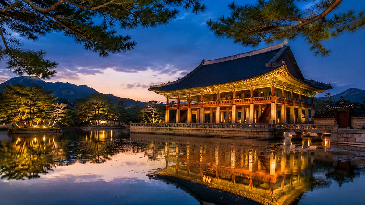 5.Serene-palace-pavilion-at-dusk