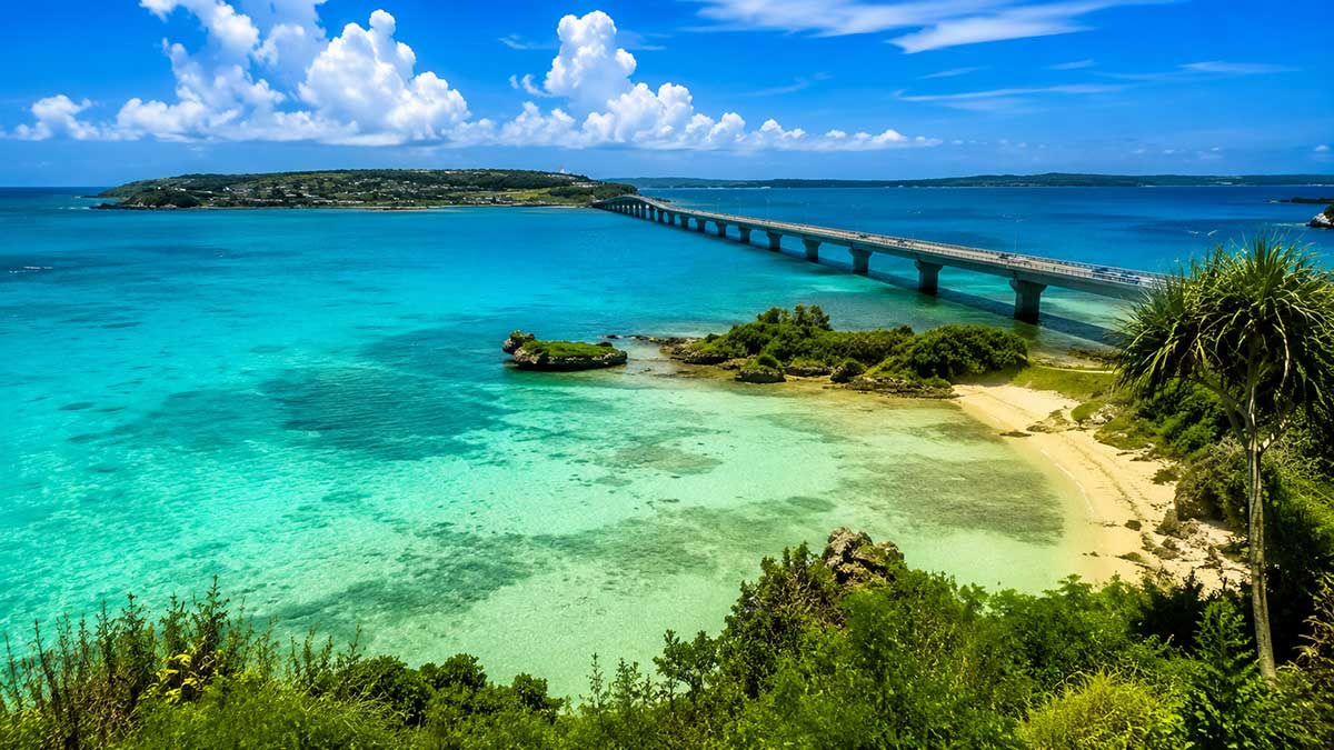 Okinawa-emerald-blue-ocean